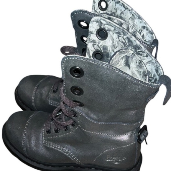 Gorgeous Doc Martens - Picture 5 of 7